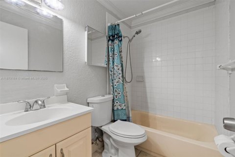 Купить кондоминиум в Лантана, Флорида 2 спальни, 70.05м2, № 1979444 - фото 6