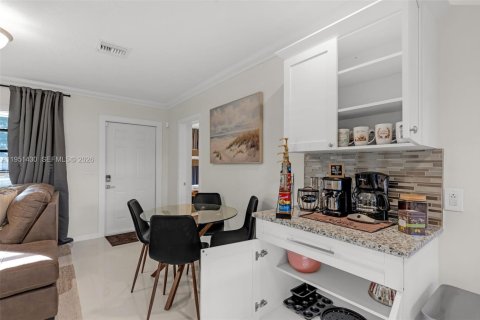 Propiedad comercial en alquiler en Homestead, Florida, 4 dormitorios, 199.74 m2 № 2054633 - foto 11