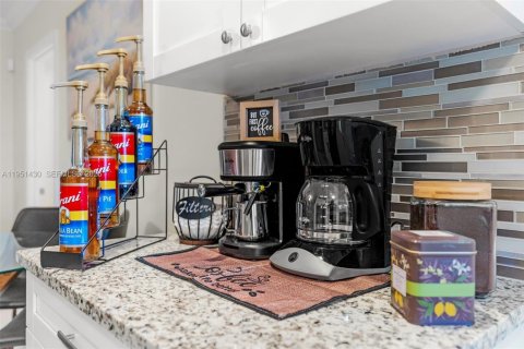 Propiedad comercial en alquiler en Homestead, Florida, 4 dormitorios, 199.74 m2 № 2054633 - foto 13