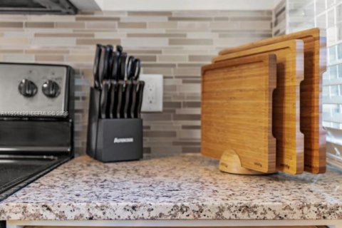 Propiedad comercial en alquiler en Homestead, Florida, 4 dormitorios, 199.74 m2 № 2054633 - foto 16