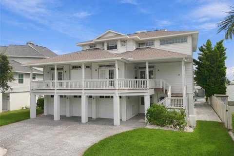 Casa en venta en Saint Pete Beach, Florida, 3 dormitorios, 332.22 m2 № 2399457 - foto 3