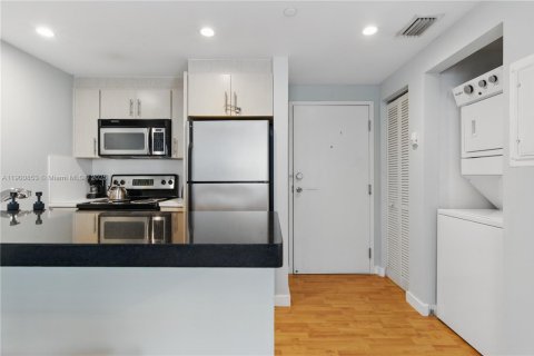Condominio en venta en Miami Beach, Florida, 1 dormitorio, 44.59 m2 № 1952196 - foto 1