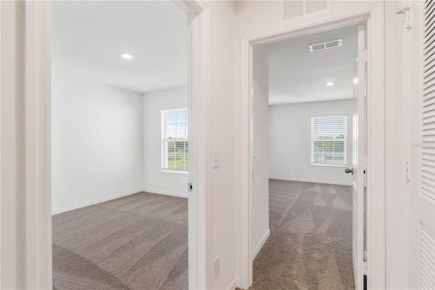 Townhouse in Dundee, Florida 3 bedrooms, 160.81 sq.m. № 1899283 - photo 27