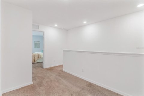 Townhouse in Dundee, Florida 3 bedrooms, 160.81 sq.m. № 1899283 - photo 20