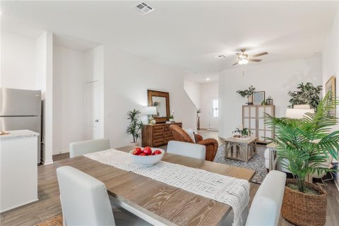 Townhouse in Dundee, Florida 3 bedrooms, 160.81 sq.m. № 1899283 - photo 10