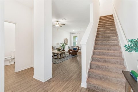 Townhouse in Dundee, Florida 3 bedrooms, 160.81 sq.m. № 1899283 - photo 3