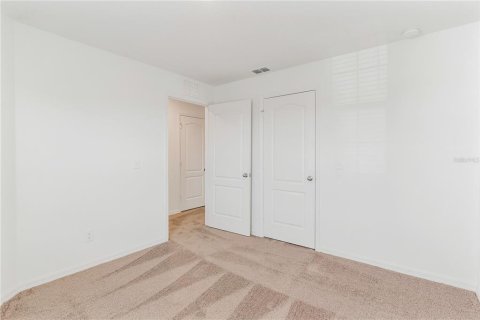 Townhouse in Dundee, Florida 3 bedrooms, 160.81 sq.m. № 1899283 - photo 28