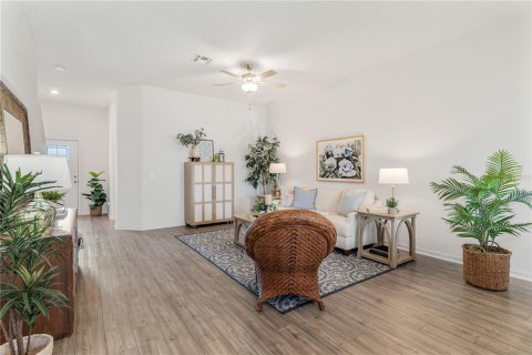 Townhouse in Dundee, Florida 3 bedrooms, 160.81 sq.m. № 1899283 - photo 8