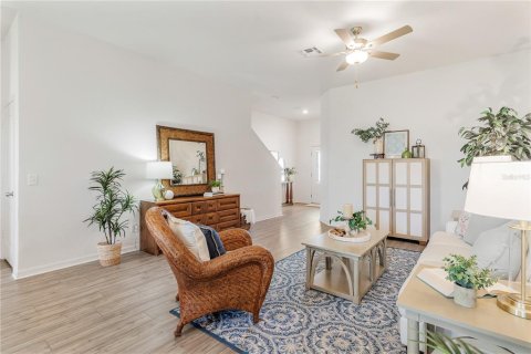 Townhouse in Dundee, Florida 3 bedrooms, 160.81 sq.m. № 1899283 - photo 7