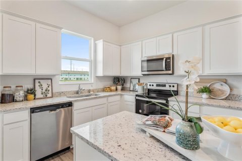 Townhouse in Dundee, Florida 3 bedrooms, 160.81 sq.m. № 1899283 - photo 12