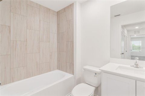 Townhouse in Dundee, Florida 3 bedrooms, 160.81 sq.m. № 1899283 - photo 30