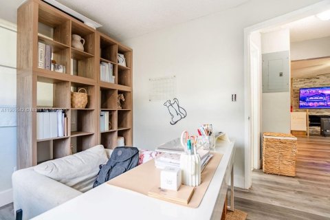 House in Lauderdale Lakes, Florida 3 bedrooms, 103.21 sq.m. № 1953207 - photo 21