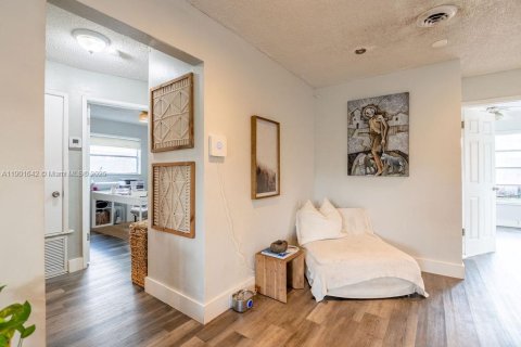 House in Lauderdale Lakes, Florida 3 bedrooms, 103.21 sq.m. № 1953207 - photo 16