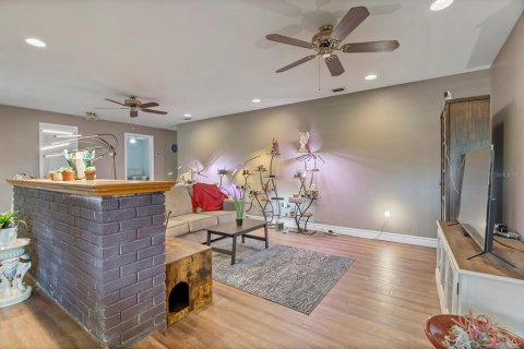 Casa en venta en Kissimmee, Florida, 3 dormitorios, 222.97 m2 № 2225950 - foto 11