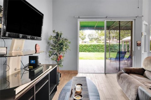 Casa en venta en Homestead, Florida, 4 dormitorios, 195.65 m2 № 1965854 - foto 21