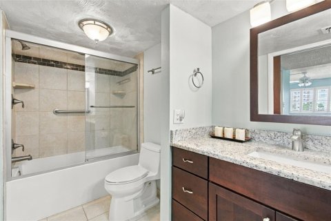 Condo in Dunedin, Florida, 2 bedrooms № 2380557 - photo 18