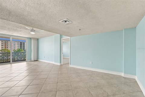 Condo in Dunedin, Florida, 2 bedrooms № 2380557 - photo 5