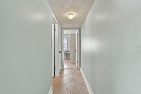 Condo in Dunedin, Florida, 2 bedrooms № 2380557 - photo 20