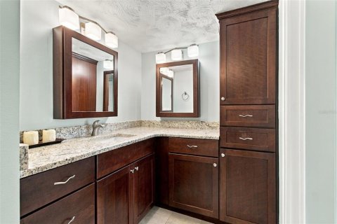 Condo in Dunedin, Florida, 2 bedrooms № 2380557 - photo 17