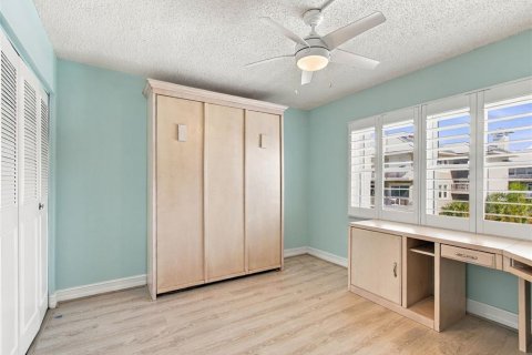 Condo in Dunedin, Florida, 2 bedrooms № 2380557 - photo 23