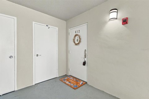 Condo in Dunedin, Florida, 2 bedrooms № 2380557 - photo 2
