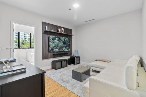 Купить кондоминиум в Майами, Флорида 2 спальни, 162.3м2, № 2153922 - фото 18