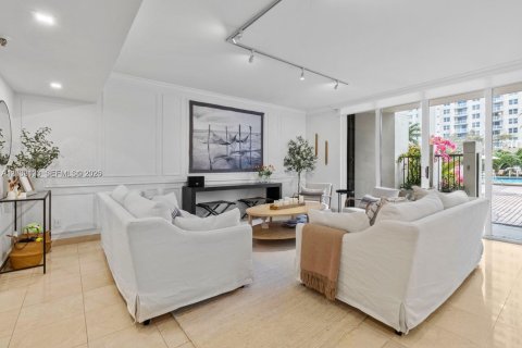 Купить кондоминиум в Майами, Флорида 2 спальни, 162.3м2, № 2153922 - фото 4