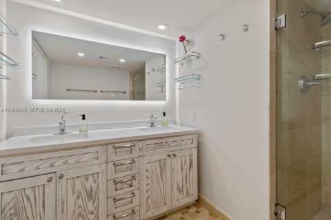 Купить кондоминиум в Майами, Флорида 2 спальни, 162.3м2, № 2153922 - фото 23