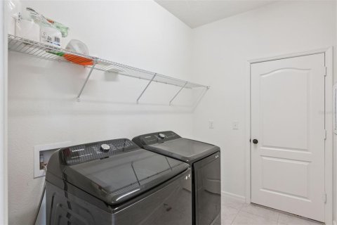 Villa ou maison à vendre à Clermont, Floride: 4 chambres, 254.83 m2 № 2285170 - photo 11