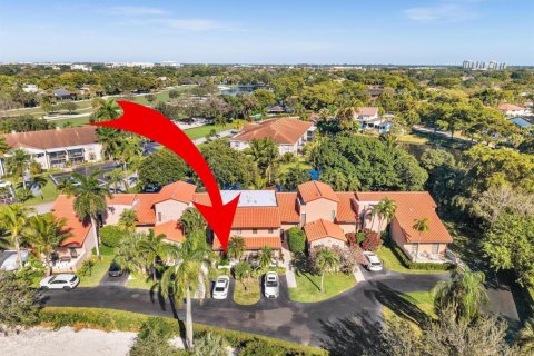 Townhouse in Plantation, Florida 2 bedrooms, 175.68 sq.m. № 2083114 - photo 2