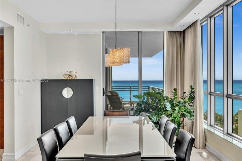 Copropriété à louer à Hollywood, Floride: 3 chambres, 243.68 m2 № 1933030 - photo 12