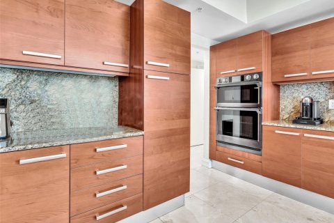 Copropriété à louer à Hollywood, Floride: 3 chambres, 243.68 m2 № 1933030 - photo 27