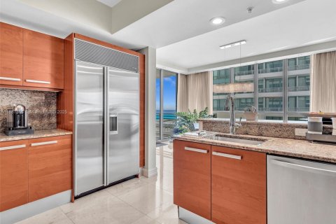 Copropriété à louer à Hollywood, Floride: 3 chambres, 243.68 m2 № 1933030 - photo 26