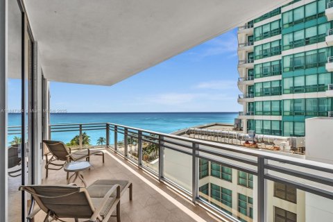 Copropriété à louer à Hollywood, Floride: 3 chambres, 243.68 m2 № 1933030 - photo 18