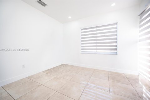 Villa ou maison à vendre à Homestead, Floride: 4 chambres, 208.38 m2 № 2011326 - photo 4