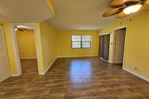 Снять в аренду кондоминиум в Порт-Шарлотт, Флорида 2 спальни, 77.85м2, № 1888547 - фото 15