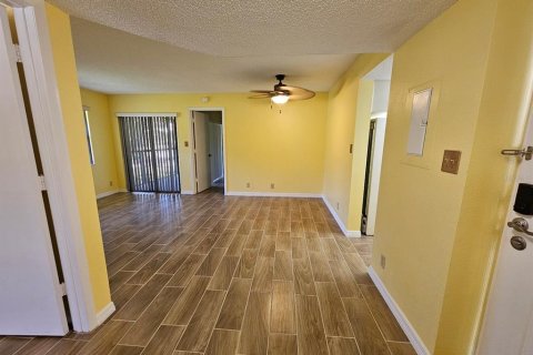 Снять в аренду кондоминиум в Порт-Шарлотт, Флорида 2 спальни, 77.85м2, № 1888547 - фото 10