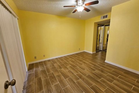 Снять в аренду кондоминиум в Порт-Шарлотт, Флорида 2 спальни, 77.85м2, № 1888547 - фото 21