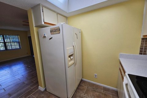 Снять в аренду кондоминиум в Порт-Шарлотт, Флорида 2 спальни, 77.85м2, № 1888547 - фото 9