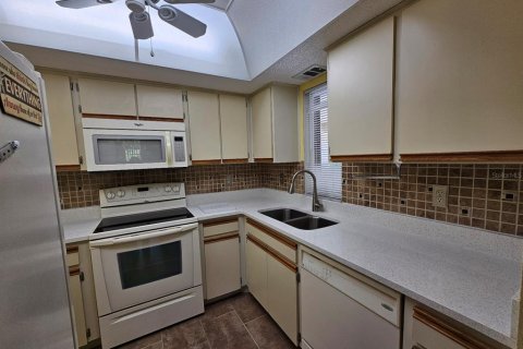 Снять в аренду кондоминиум в Порт-Шарлотт, Флорида 2 спальни, 77.85м2, № 1888547 - фото 6