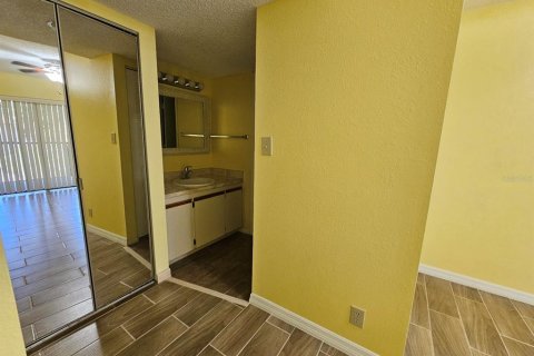 Снять в аренду кондоминиум в Порт-Шарлотт, Флорида 2 спальни, 77.85м2, № 1888547 - фото 23