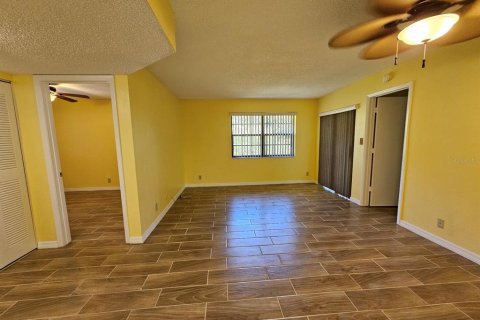 Снять в аренду кондоминиум в Порт-Шарлотт, Флорида 2 спальни, 77.85м2, № 1888547 - фото 16