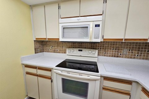 Снять в аренду кондоминиум в Порт-Шарлотт, Флорида 2 спальни, 77.85м2, № 1888547 - фото 7