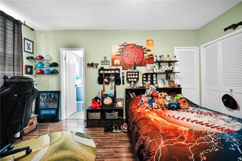 Condo in Bay Harbor Islands, Florida, 2 bedrooms  № 1818416 - photo 29