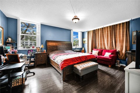 Condo in Bay Harbor Islands, Florida, 2 bedrooms  № 1818416 - photo 20