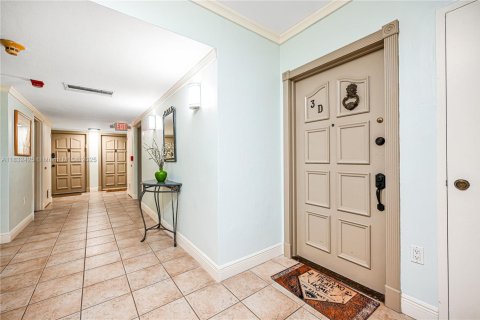 Condo in Bay Harbor Islands, Florida, 2 bedrooms  № 1818416 - photo 3