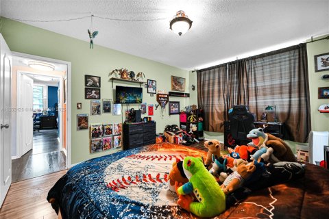 Condo in Bay Harbor Islands, Florida, 2 bedrooms  № 1818416 - photo 30