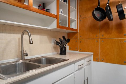 Condominio en venta en Saint Petersburg, Florida, 1 dormitorio, 56.21 m2 № 1837481 - foto 8