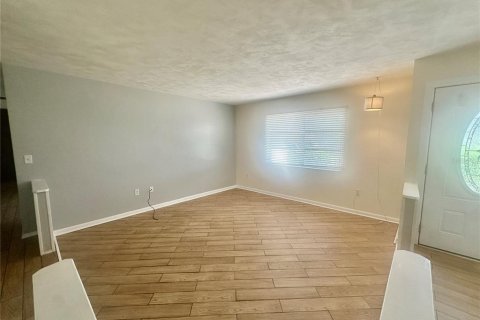 Casa en alquiler en Winter Haven, Florida, 3 dormitorios, 142.7 m2 № 1907256 - foto 2