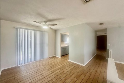 Casa en alquiler en Winter Haven, Florida, 3 dormitorios, 142.7 m2 № 1907256 - foto 6